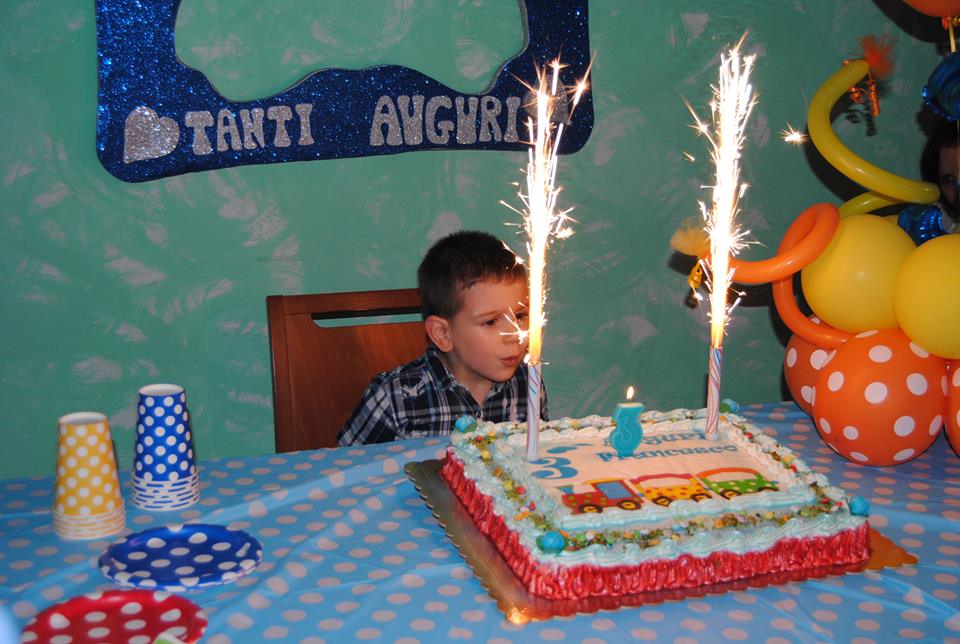 festa di compleanno di tre anni