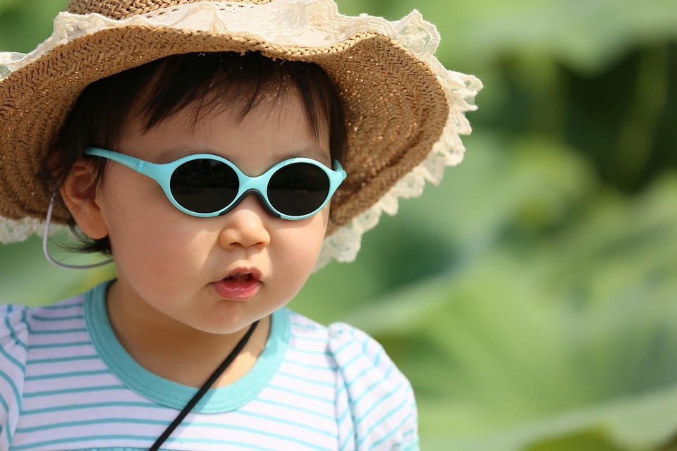 occhiali da sole per il mare per bambini